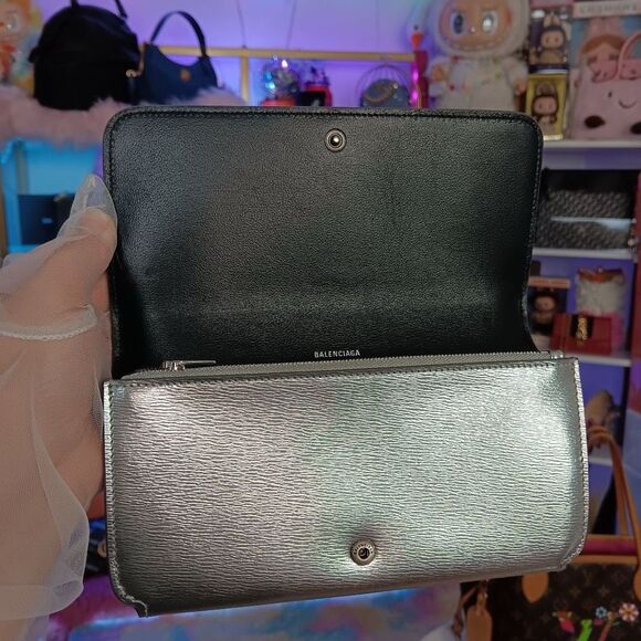 Balenciaga Chrome Silver Leather Large Size Bi-Fold Snap Wallet Men’s Women’s Fu - Picture 10 of 15